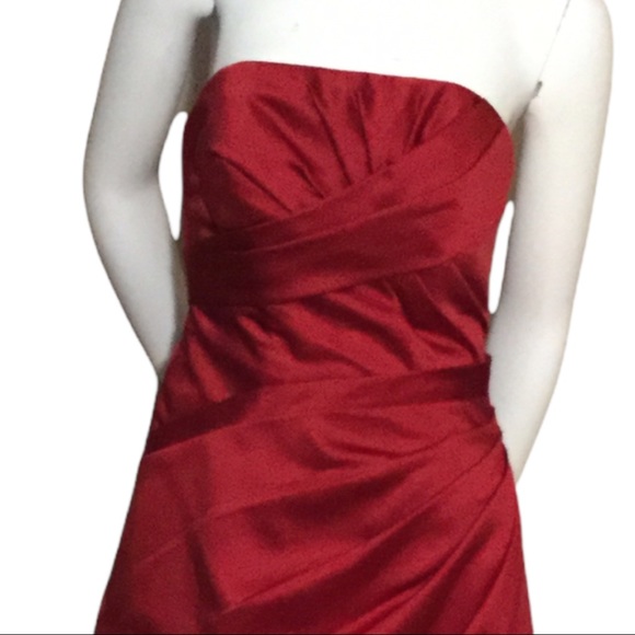 Andrew Adela Red Satin Formal Bridesmaid / Prom / Party Size 6 - Picture 8 of 9